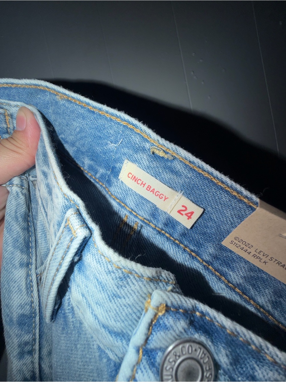 Women Cinch Baggy Levi's Light Blue Jeans 24 x 31 - Picture 3 of 7